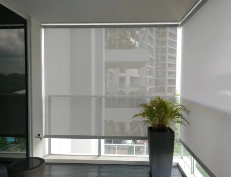 outdoor-roller-blinds-3