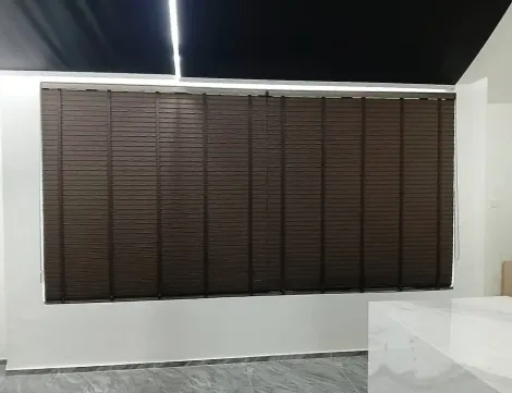 blackout-curve-venetian-blinds-3
