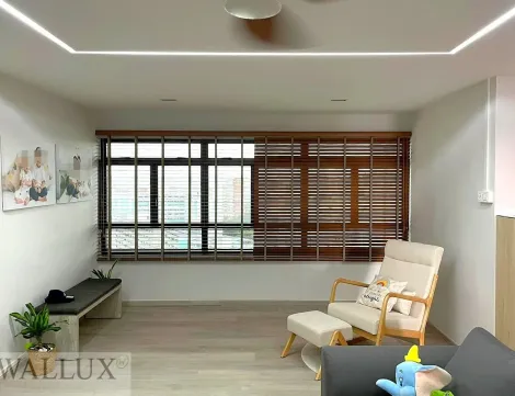 brown-venetian-blinds