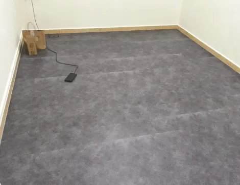 vinyl-flooring-midnight-stone