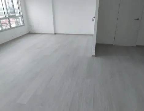 vinyl-flooring-misty-gray