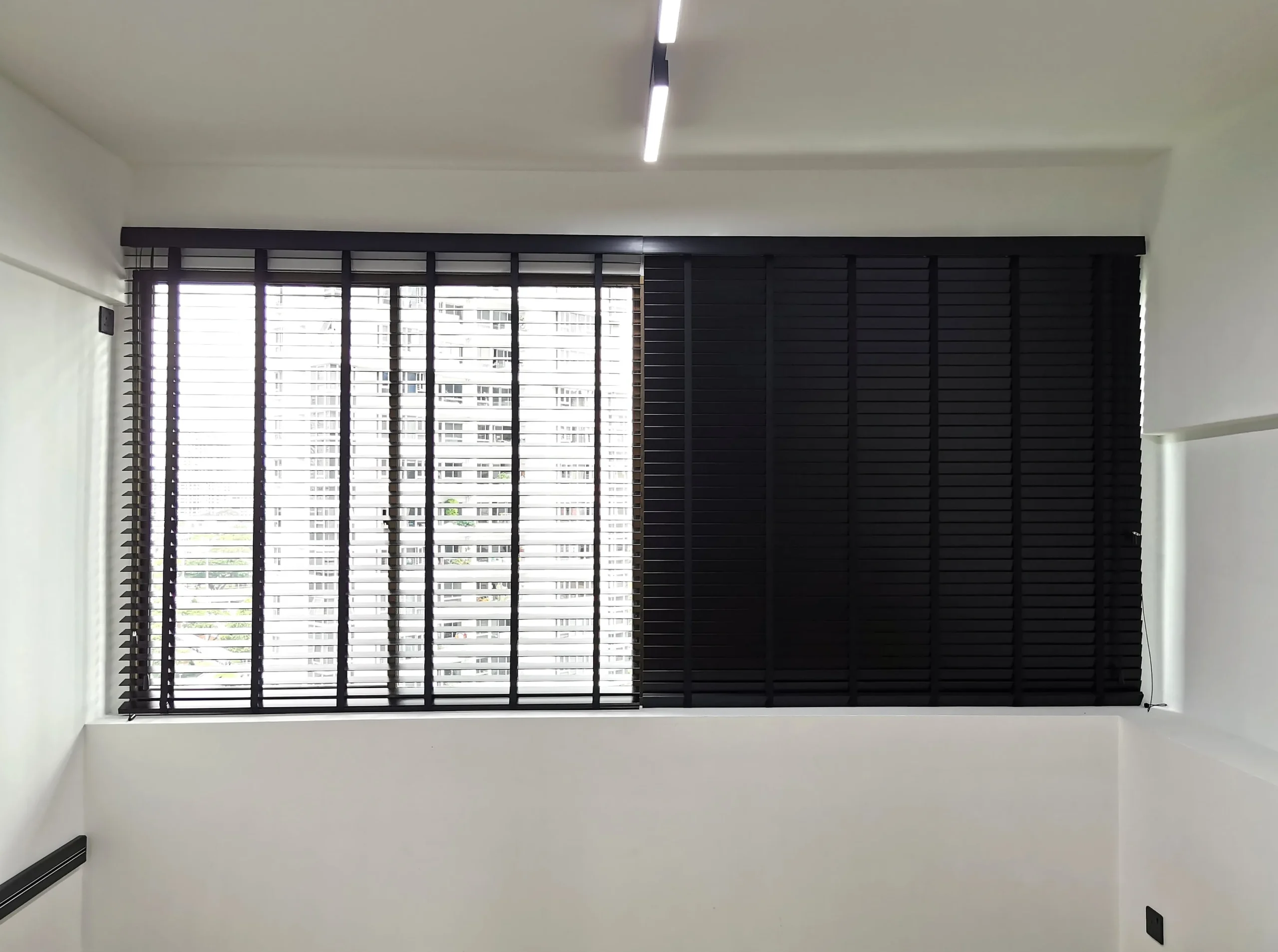 blackout black venetian blinds bedroom 1