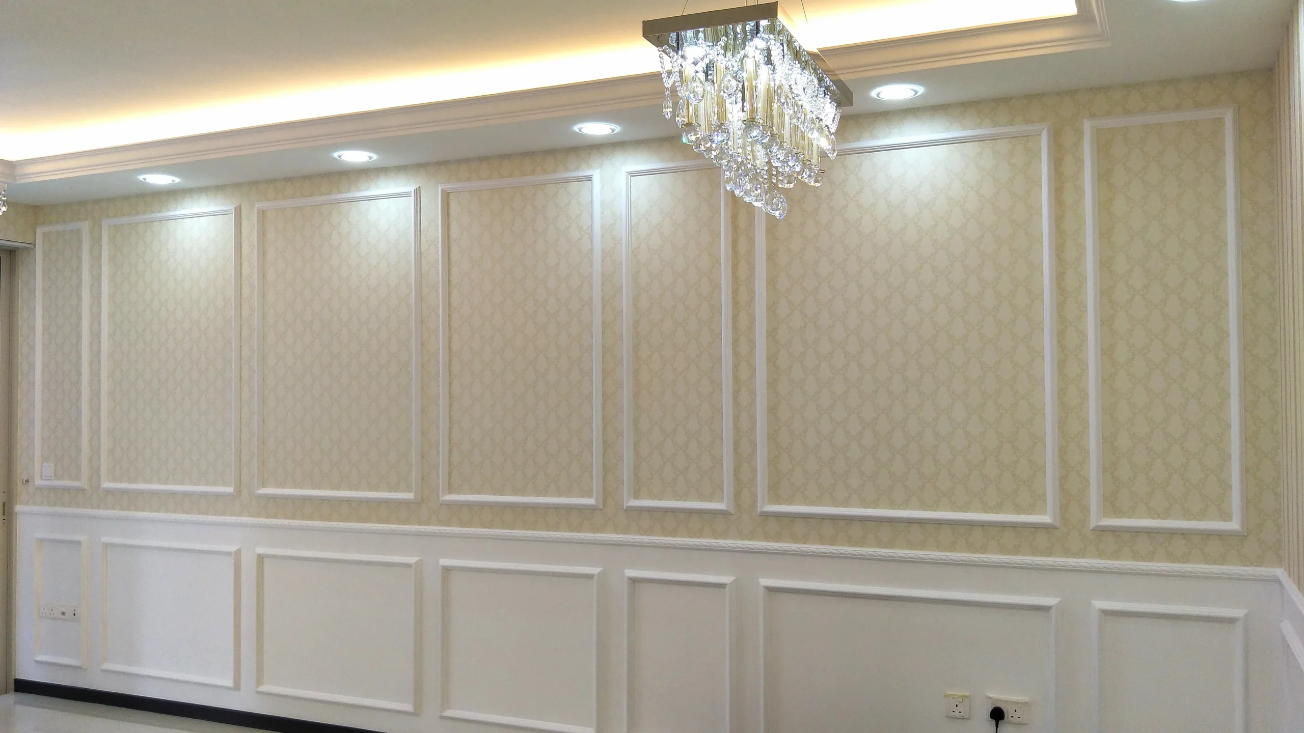 cream damask wallpaper dining room 03