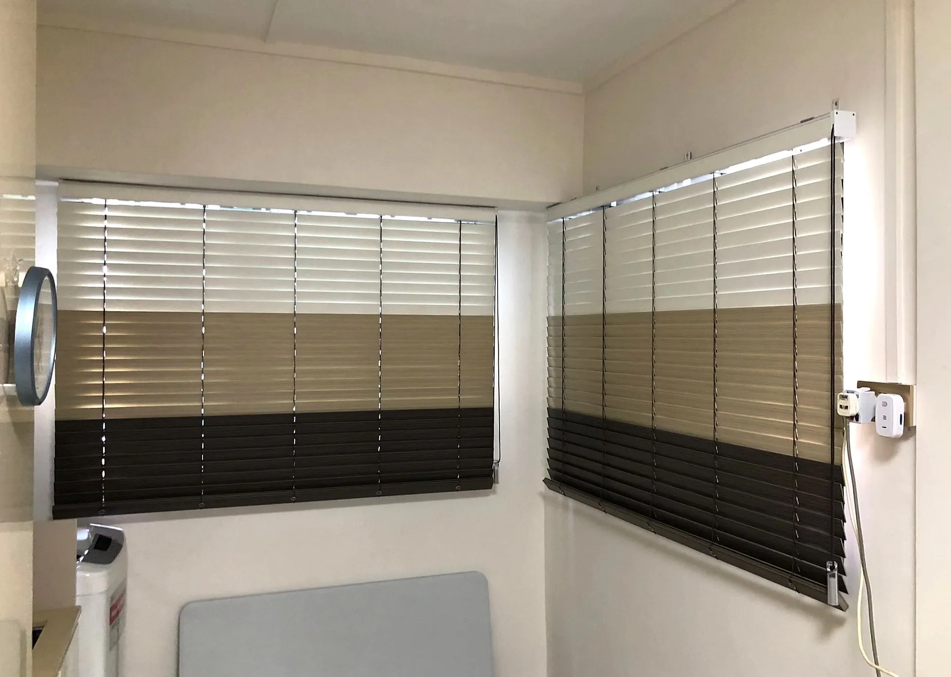 mixed colour pvc blinds corner window 1