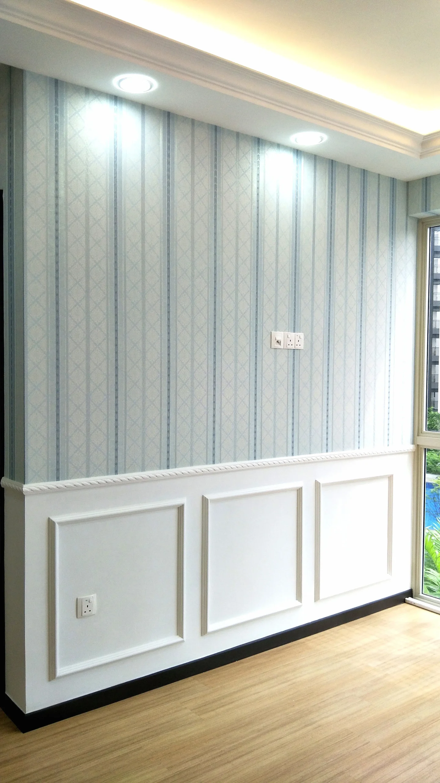 striped blue wallpaper room 03