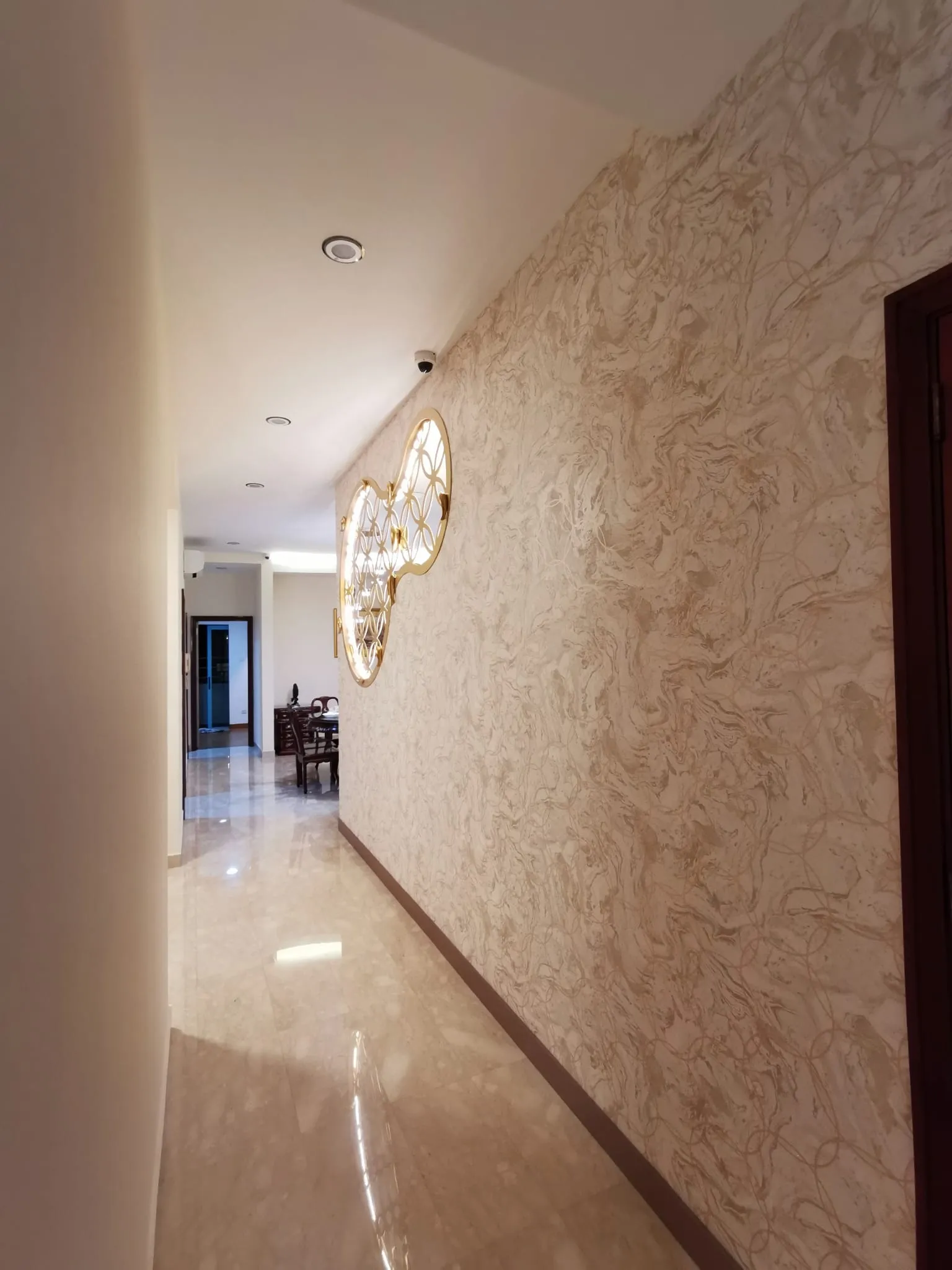 textured cream wallpaper corridor