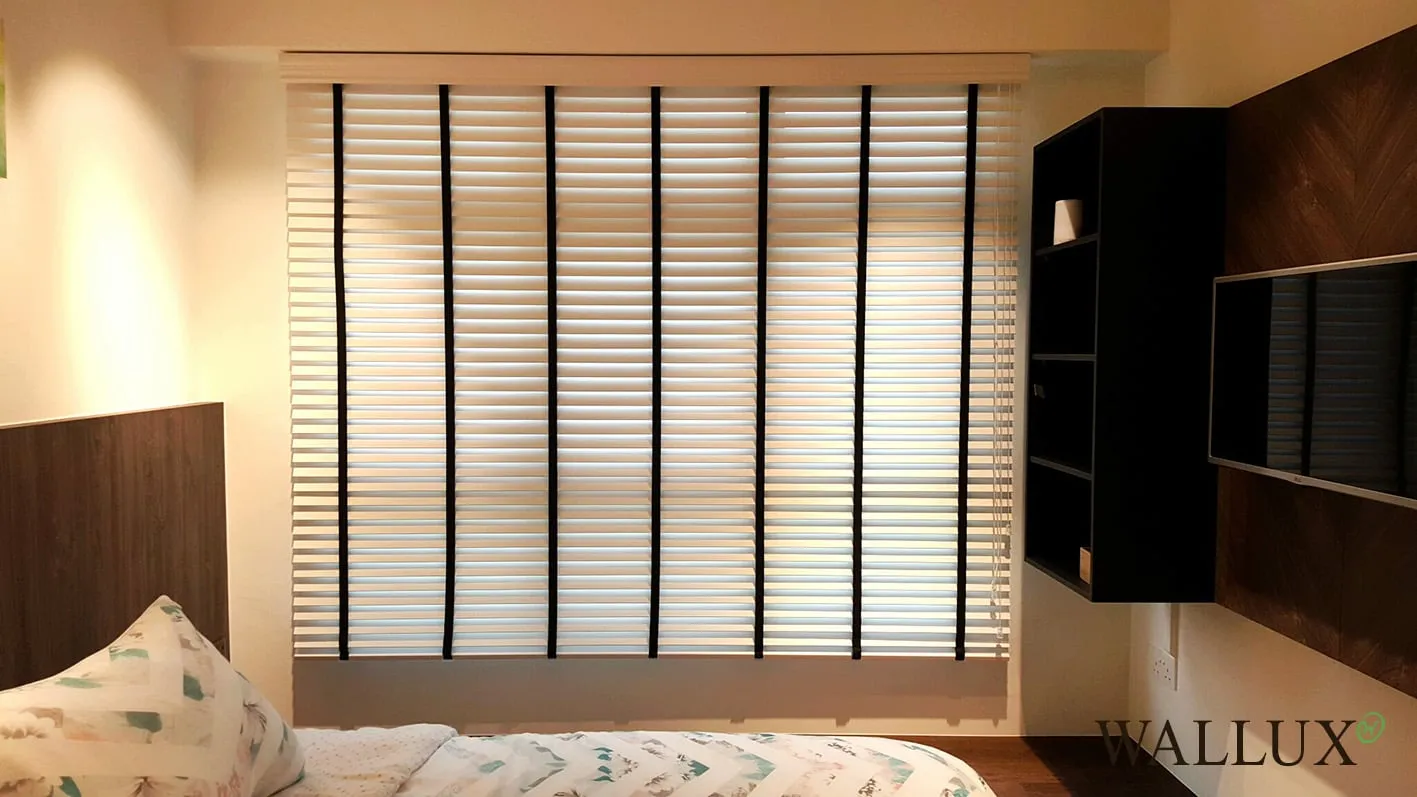 venetian blinds bedroom white 1