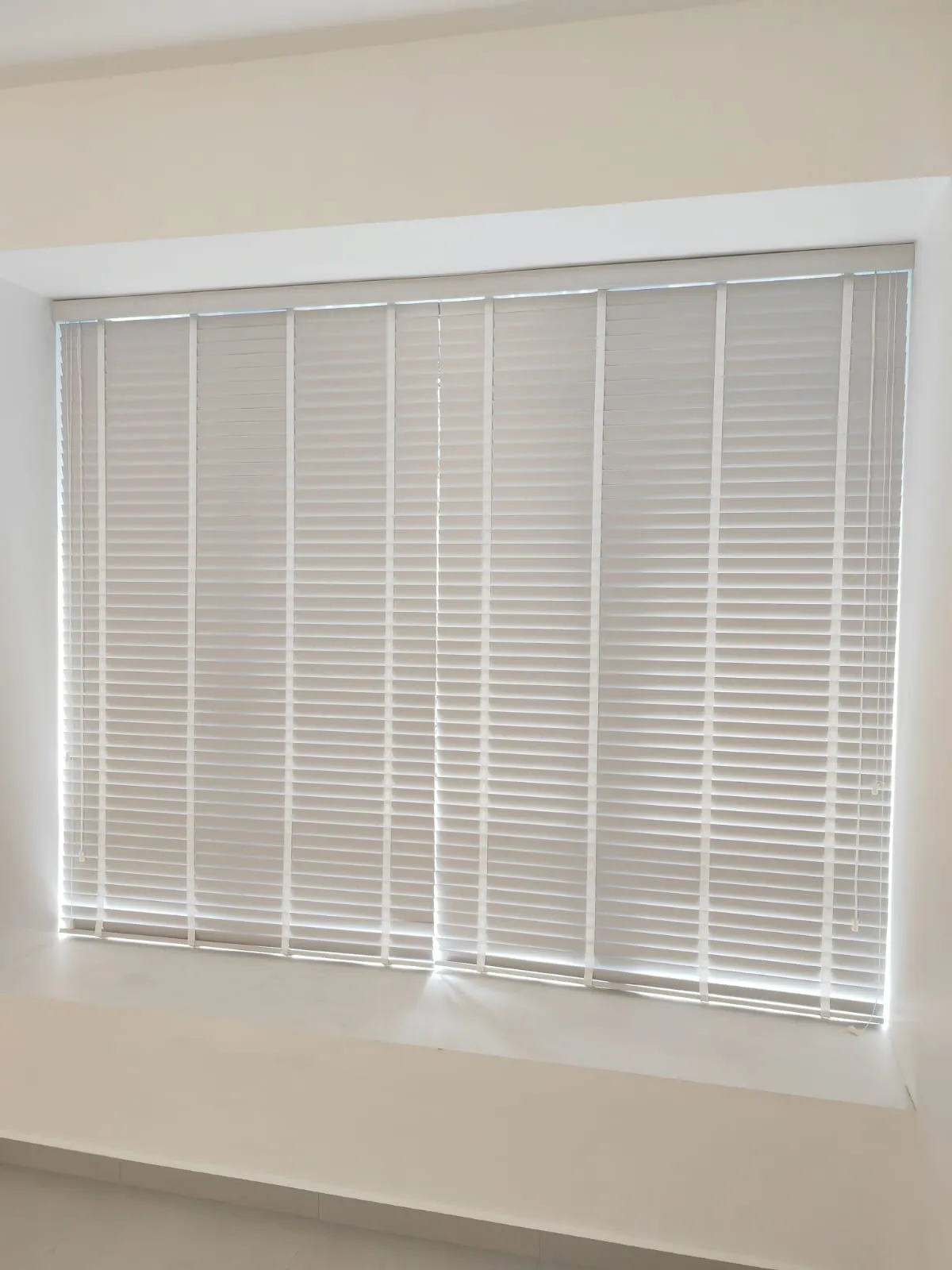 white pvc venetian blinds bay window 1