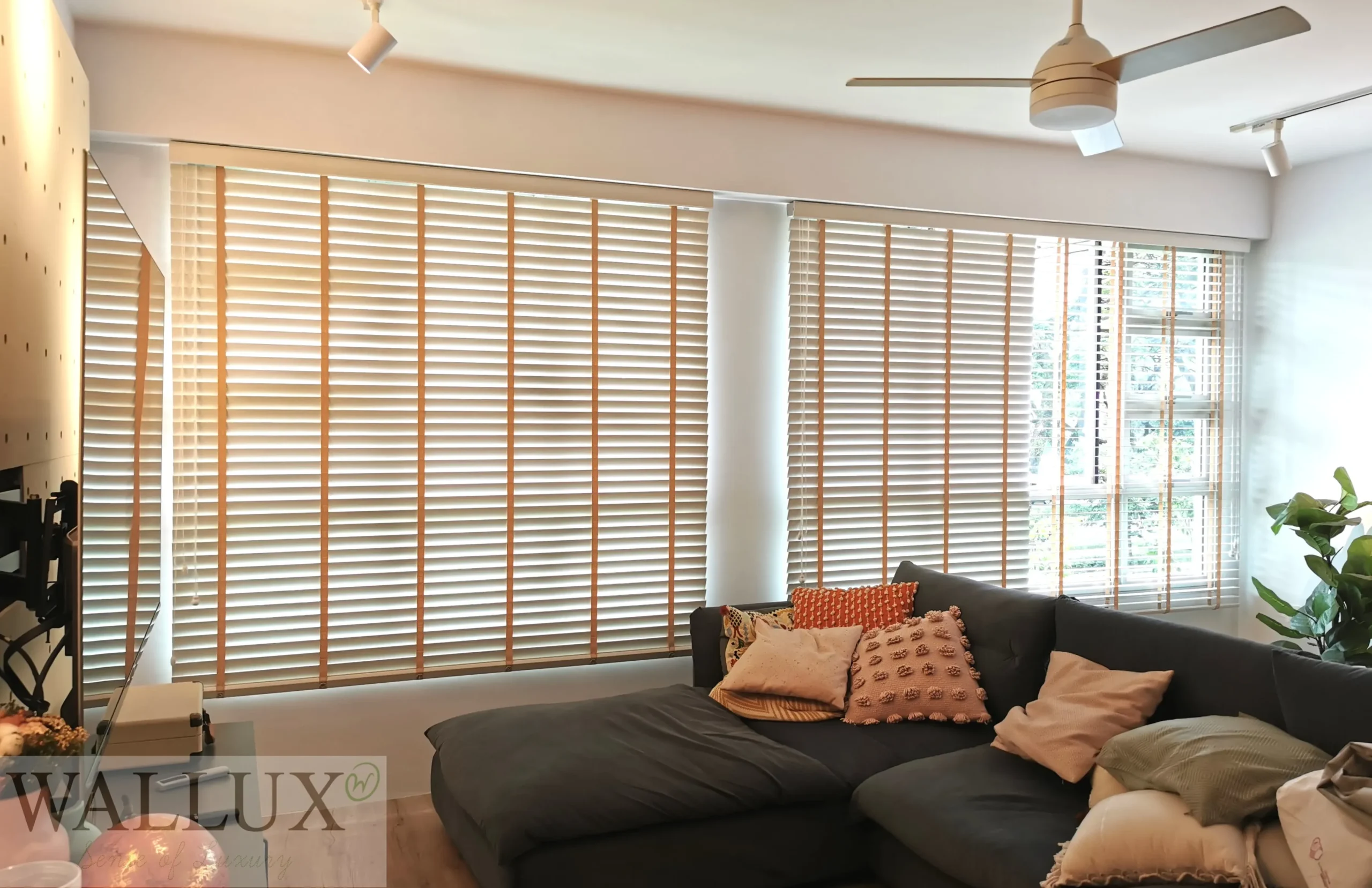 wood venetian blinds living room 1